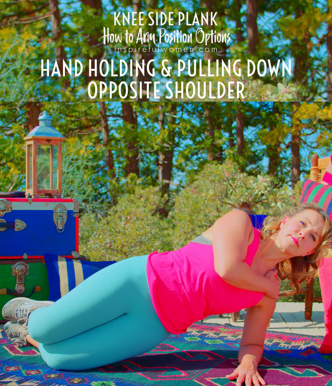 hand-holding-and-pulling-down-opposite-shoulder-arm-position-knee-forearm-side-plank-core-exercise